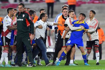 Tangana en el partido River-Boca.