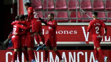 Los jugadores del Numancia celebran el gol ante el Rayo Vallecano.