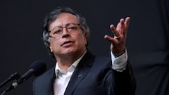 FILE PHOTO: Colombian President Gustavo Petro speaks during an event with peace negotiators of Colombia's government and the National Liberation Army (ELN) rebels, in Bogota, Colombia August 3, 2023. REUTERS/Vannessa Jimenez/File Photo