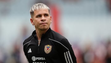 Yeferson Soteldo se lesionó con la selección de Venezuela contra Uruguay.