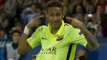 Neymar celebra su gol.