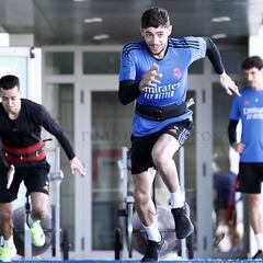 Valverde entrena con el grupo