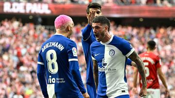 De Paul celebra con Griezmann su gol al Mallorca.