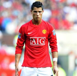 Cristiano Ronaldo renovó cinco veces en seis años con el United