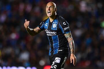 El argentino llegó a México en 2013 con los Pumas, posteriormente militó con el Pachuca donde salió campeón de liga y hasta la cuarentena jugaba en el Querétaro.