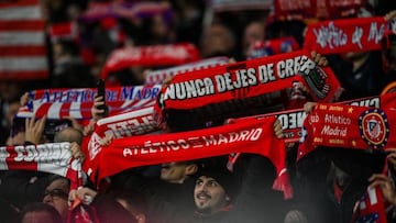 Aficionados del Atlético en un partido del equipo madrileño.