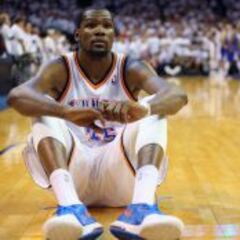 Durant se lesiona y no estará en el inicio de la temporada NBA