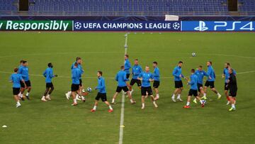 Viktoria Plzen entrenando en Roma.