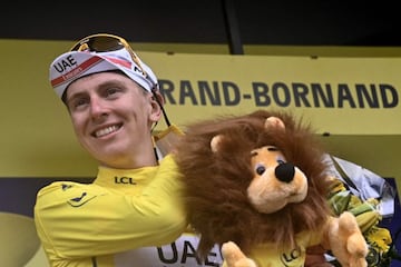 Tadej Pogacar ya luce el maillot amarillo del Tour de Francia, después de su hazaña en la primera cita con los Alpes.