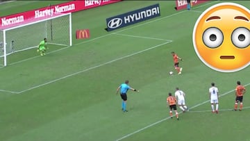 The cheekiest Panenka penalty of all-time?