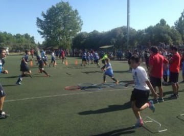 La Escuela Calle G entrena junto al plantel cruzado.