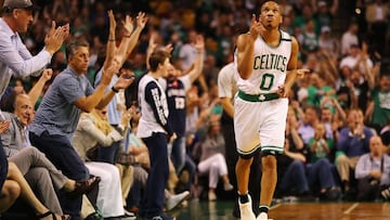 Avery Bradley, de los Celtics, en un partido de playoffs en el Garden de Boston.