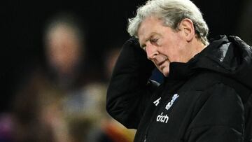 Crystal Palace's English manager Roy Hodgson reacts during the English Premier League football match between Luton Town and Crystal Palace at Kenilworth Road in Luton, north of London on November 25, 2023. (Photo by JUSTIN TALLIS / AFP) / RESTRICTED TO EDITORIAL USE. No use with unauthorized audio, video, data, fixture lists, club/league logos or 'live' services. Online in-match use limited to 120 images. An additional 40 images may be used in extra time. No video emulation. Social media in-match use limited to 120 images. An additional 40 images may be used in extra time. No use in betting publications, games or single club/league/player publications. /