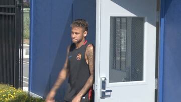 Neymar se ejercitó con el Barcelona con total normalidad