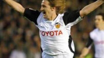 <b>DE VACACIONES</b>. Mista, máximo goleador español en la Liga con 19 tantos, no participará con la selección en la fase final de la Eurocopa.