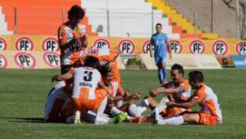 Cobresal celebra su tercera victoria del torneo ante O&#039;Higgins.