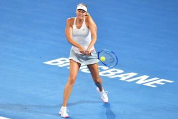 Maria Sharapova aplastó 6-0, 6-1 a Yaroslava Shvedova en segunda ronda de Brisbane.