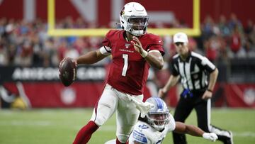 GLENDALE, ARIZONA - SEPTEMBER 08: Quarterback Kyler Murray #1 of the Arizona Cardinals scrambles away from Jahlani Tavai #51 of the Detroit Lions during the second half of the NFL football game at State Farm Stadium on September 08, 2019 in Glendale, Arizona.   Ralph Freso/Getty Images/AFP
 == FOR NEWSPAPERS, INTERNET, TELCOS &amp; TELEVISION USE ONLY ==