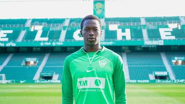 Pape Cheikh gana enteros para quedarse en el Elche