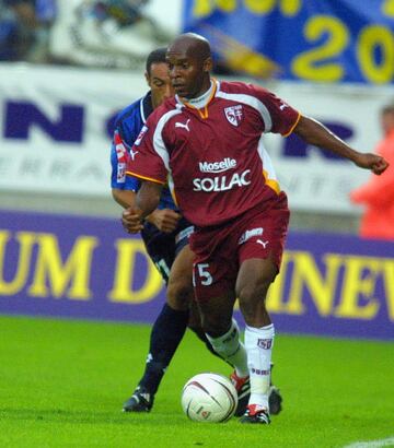 Cinco años antes de Perea, Nacional vendió a Moreno al Metz en julio de 2000. Pero tras dos temporadas, 39 partidos y dos goles, empezó a ser cedido en varios clubes colombianos y nunca volvió a vestir la camiseta del equipo.