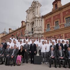El Sevilla ofrece su séptima Europa League a Andalucía