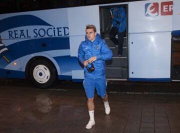 La Real Sociedad llega al estadio. Griezmann.