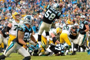 Este año ha formado un dupla bestial con Kuechly. Su influencia en el juego va más allá de los números. Thomas ha realizado 105 tackles, 5.5 sacks, cuatro intercepciones, un fumble recuperado, cuatro fumbles forzados.