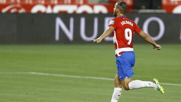 Soldado celebra el primer gol ante el Athleitc.