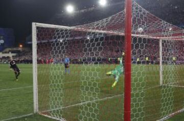 Kiessling mando el balón a la grada en el último penalti de la tanda y dió la clasficicación a cuartos al Atlético de Madrid.