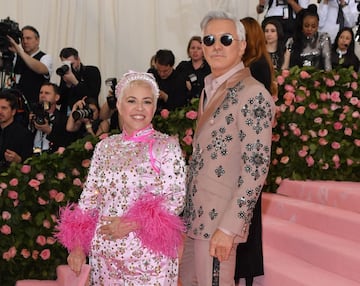 El actor, director, guionista y productor Baz Luhrmann la dise?ador de vestuario Catherine Martin.