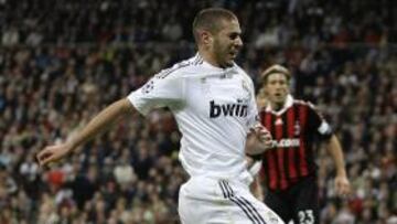 <b>PENALTI.</b> El árbitro no señaló un penalti de Zambrotta sobre Benzema en la primera parte.