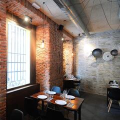 80/20 Restaurante Vinos Bar, bocados mediterráneos e iberoamericanos muy bien calculados