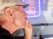 Fernando Fernández, oncólogo, sobre la nueva ley anti tabaco: “Llevará a que España sea el país de Europa con más fumadores”