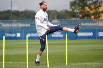 Primer entrenamiento del jugador nacido en Camas con el club parisino. 