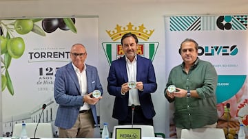 Antonio Monterrubio, en el centro de la imagen.