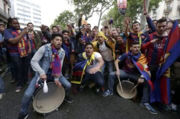 FC Barcelona fans celebrate at Canaletas