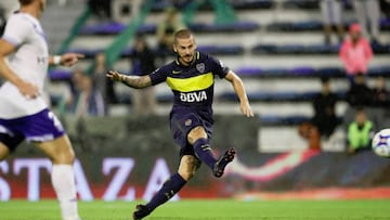 Dario Benedetto marca ante V&eacute;lez.