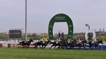 Carrera en el hipódromo de La Zarzuela.