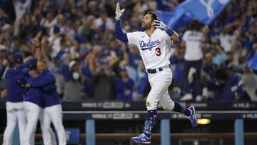 La ofensiva de los Dodgers se atascó ante una buena defensiva de los Cardinals y Chris Taylor tuvo que definir el juego en la novena entrada.