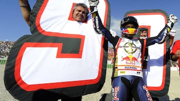 Márquez celebrando su título en Japón.