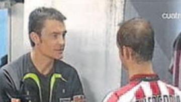 <b>LAS IMÁGENES. </b>El diálogo entre árbitro y jugador terminó con un claro "seguro que os salváis".