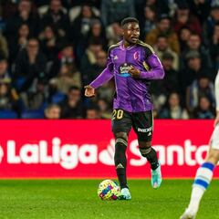 Hongla sonríe y ‘dice’ 33