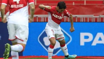El exjugador de Sevilla marcó dos golazos en la victoria del AS Mónaco sobre el Rennes. El marcador terminó 3-2 y se alejan de zona de descenso.