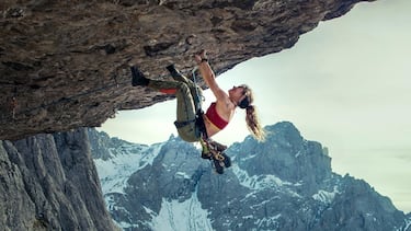 Pierce Brosnan será la “damisela en apuros” en este reboot de un clásico de Sylvester Stallone