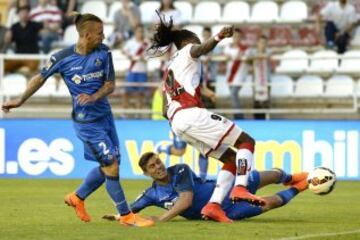 1-0. Manucho anotó el primer tanto.