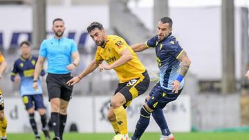 14/12/22 PARTIDO AMISTOSO CADIZ - VOLWERHAMPTON WANDERERS ALVARO NEGREDO CON MAX KILMAN