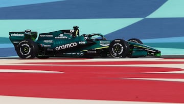 Formula One F1 - Pre Season Testing - Bahrain International Circuit, Sakhir, Bahrain - February 11, 2026 Aston Martin's Lance Stroll in action during pre-season testing REUTERS/Jakub Porzycki