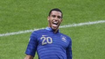 PRETENDIDO. Capoue celebra un gol marcado con la camiseta de Francia.