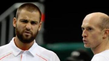 Davydenko y Youzhny mantienen vivo a Rusia