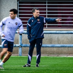 Luís Castro, al mando en Buñol